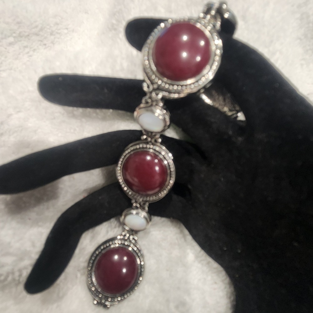 LIA SOPHIA  Silver Tone Burgundy and White Cabochon Link Bracelet 7 Inch